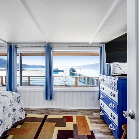 Fisherman'S Dream Boat House Garibaldi Bagian luar foto