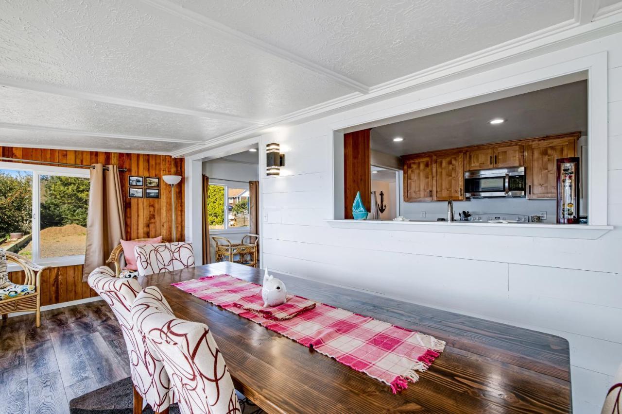Fisherman'S Dream Boat House Garibaldi Bagian luar foto