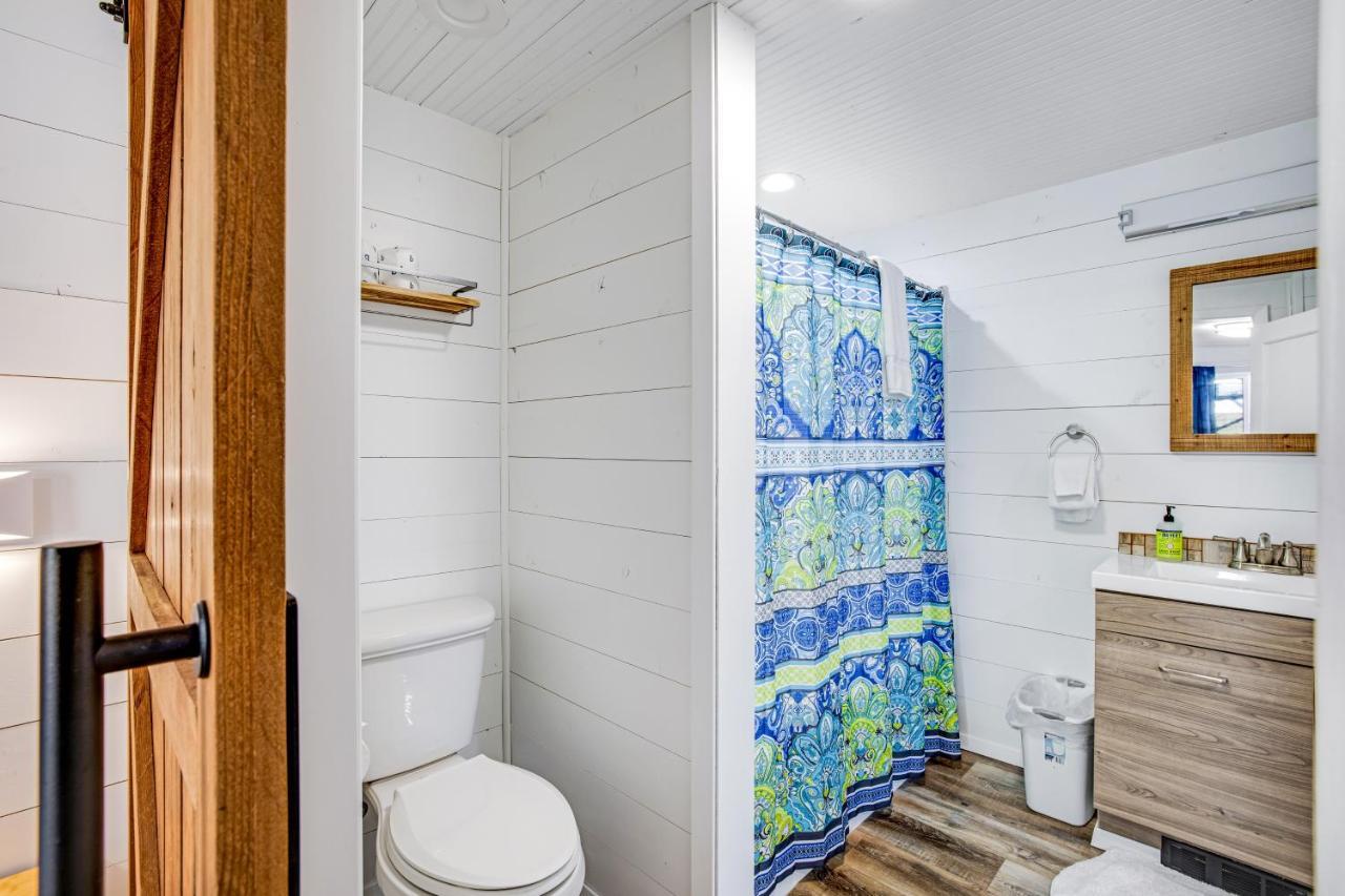 Fisherman'S Dream Boat House Garibaldi Bagian luar foto