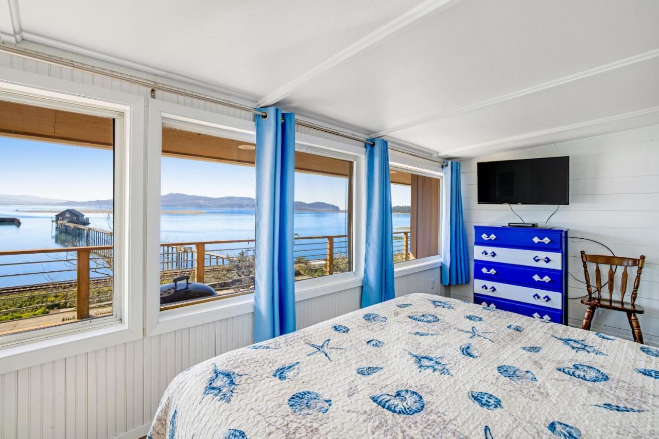 Fisherman'S Dream Boat House Garibaldi Bagian luar foto